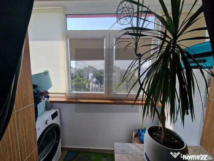 Apartament cu 4 camere semidecomandat în Central