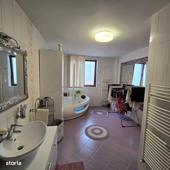 Apartament cu 4 camere în Ultracentral