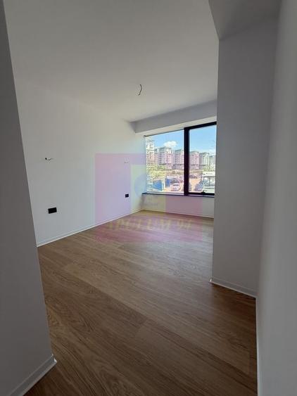 Apartament cu 4 camere decomandat în Lacul Tei