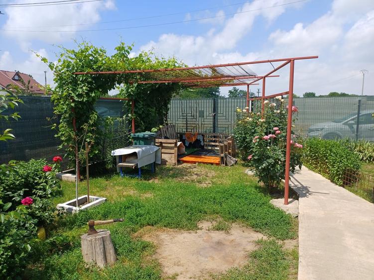Casă cu 3 camere în Postăvari