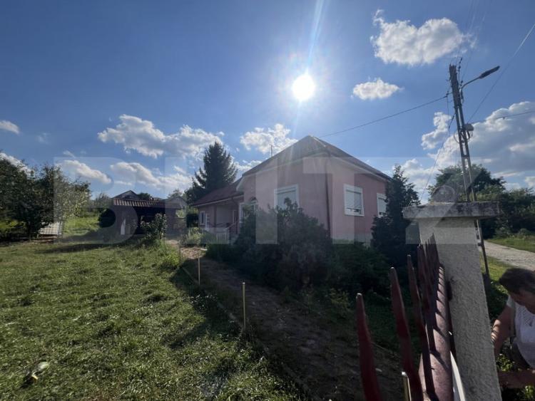Casă cu 4 camere cu Teren 1000 Mp în Voiniceni