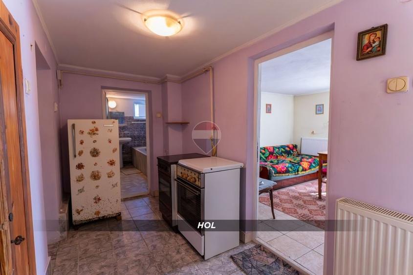Casă individuală cu 5 camere cu Teren 6532 Mp în Cernești
