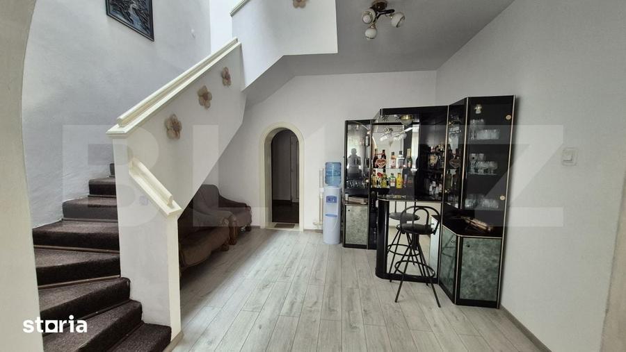 Casă cu 7 camere cu Teren 525 Mp în Micro 14