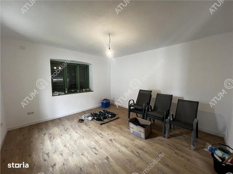 Casă cu 4 camere decomandat în Orlat