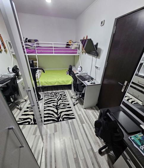 Apartament cu 3 camere semidecomandat în Primăverii