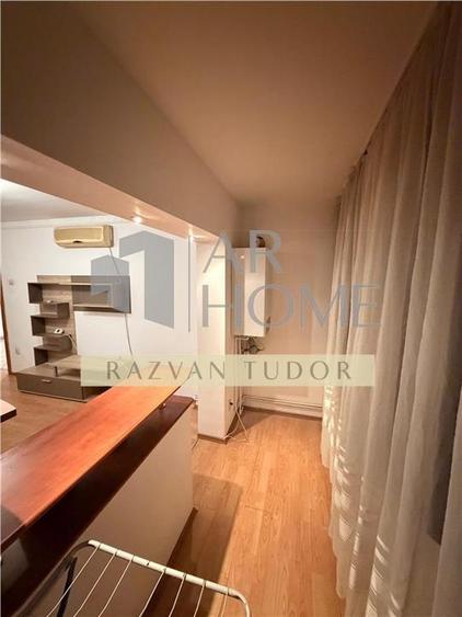 Apartament 3 camere ,centrala proprie,  in Ploiesti ,  P-ta M. Viteazu - 9