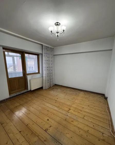 Apartament cu 3 camere decomandate zona Burdujeni - 2