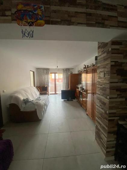 Apartament de vanzare cu garaj si afacere (bar) - 1