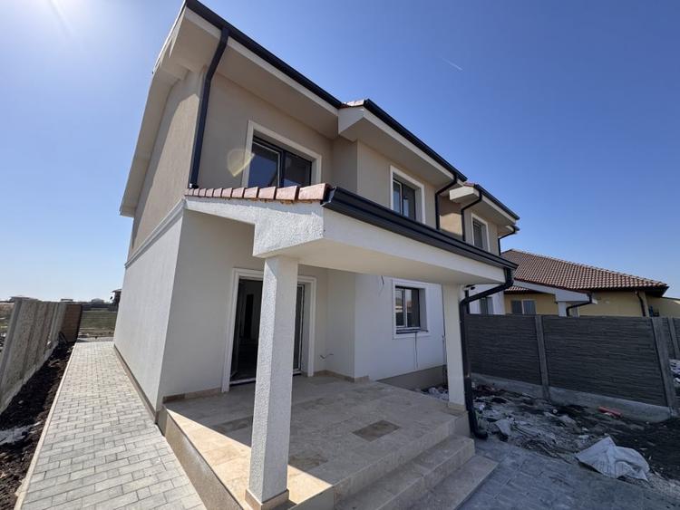 DUPLEX DESPARTIT, SUPRAFATA GENEROASA , TOATE UTILITATILE - 2