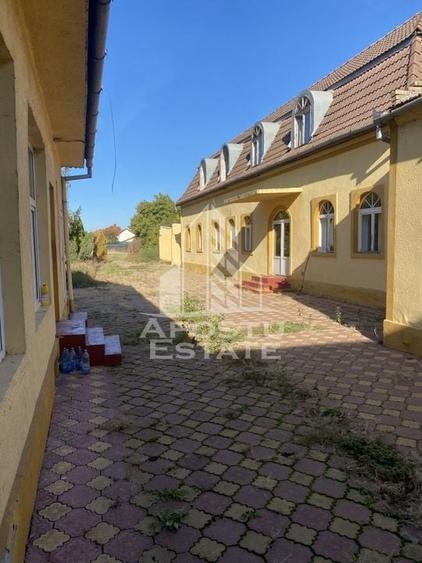 Doua case in aceeași curte - 1