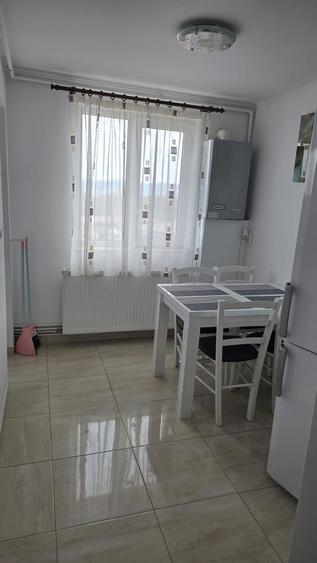 Vand apartament 3 camere semidecomandat - 2