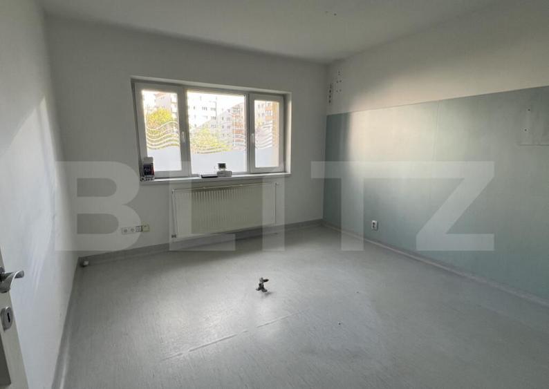 Spa?iu birou, 50 mp, zona Interservisan - 5