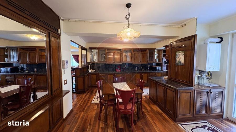 Apartament cu design clasic din lemn masiv elegan?a autentica - 11