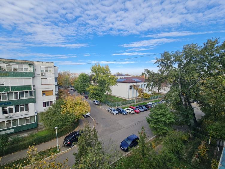 Vanzare apartament 2 camere, in Galati, Micro 16, liber - 1