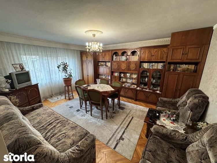 Apartament 4 camere decomandate , etaj 1 , Carpati 2 - 1