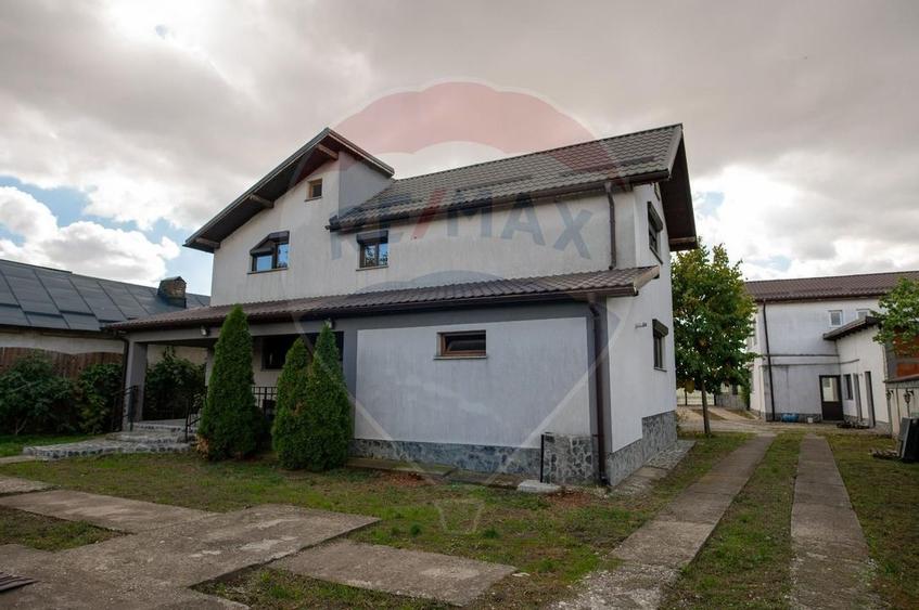 Casă / Vilă cu 5 camere de vânzare - 3