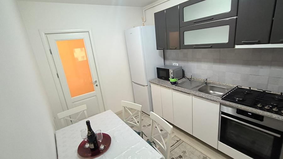 Proprietar închiriez ap 2 cam bloc nou  - 6