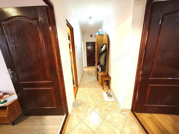 Vand apartament cu 2 camere, in Hunedoara, zona OM (politie) 51000 Eur Neg - 5