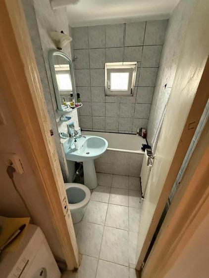 Vand apartament semidecomandat-Craiovita Noua - 2