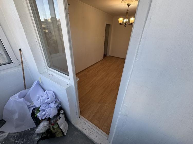 Apartament 3 camere zona Km 4 5 - 8