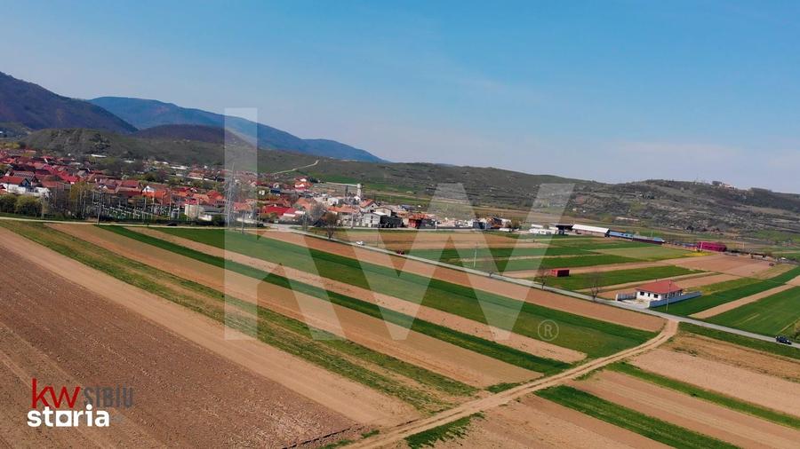 Teren de 2491 mp, în Orlat