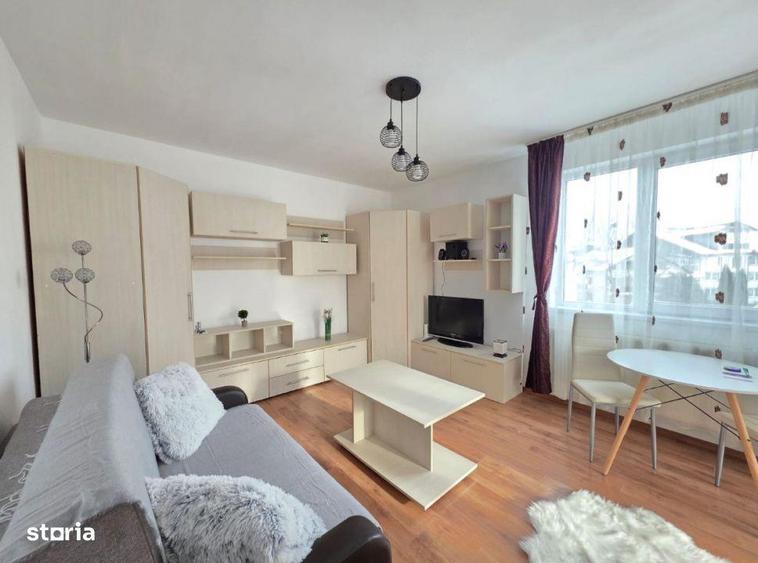 Garsoniera spatioasa Coresi / Tractorul Bloc Nou, Parcare, Complet - 1