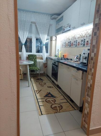 Apartament cu 2 camere, etajul 1/4, zona Tatarasi - 4
