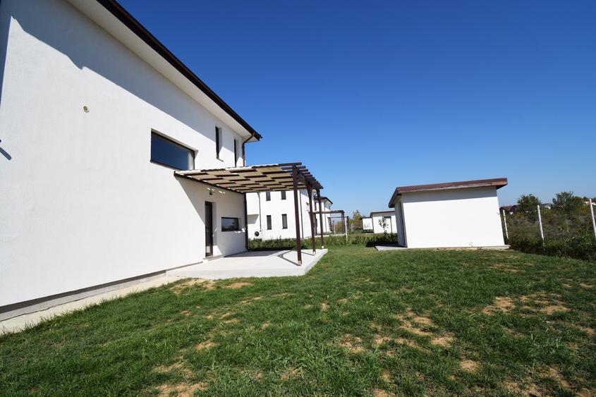 Vila  in promotie, panouri, pompa de caldura, intretinere - 500ron/luna - 30