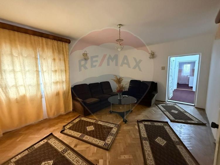 Casă / Vilă cu 6 camere de vânzare - 4