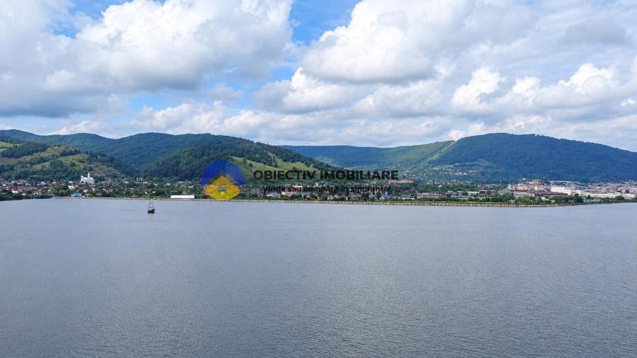 Teren intravilan de 10000 mp, în Vest