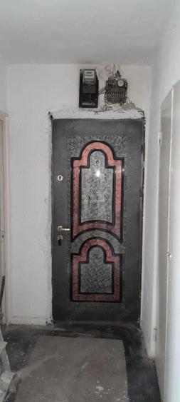 Vand Apartament decomandat 4 camere in Alexandria, pe str. Bucure?ti la intersec?ie cu Str. Ghica - 9