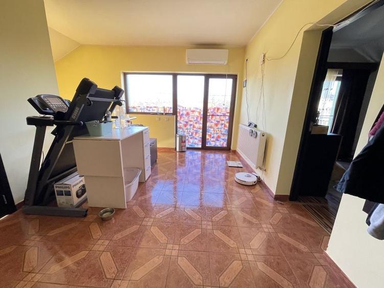 Casa spațioasă  P+1E,526 mp teren-strada liniștită. - 11