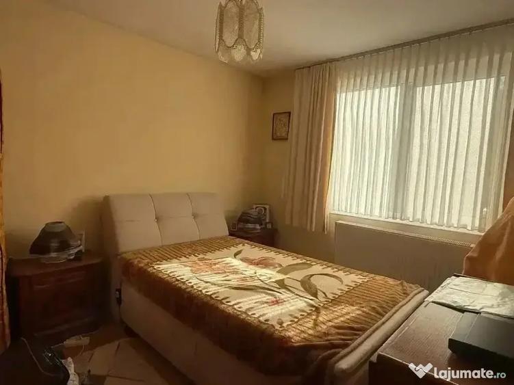 Apartament cu 3 camere decomandat în Ultracentral