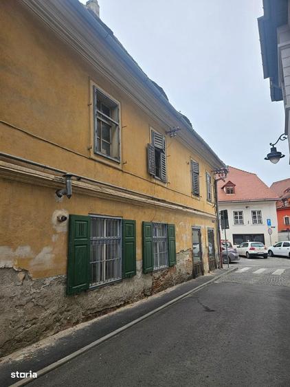 Ap.MONUMENT ISTORIC 3 camere Orasul de Jos SIBIU Etaj 1 - 7