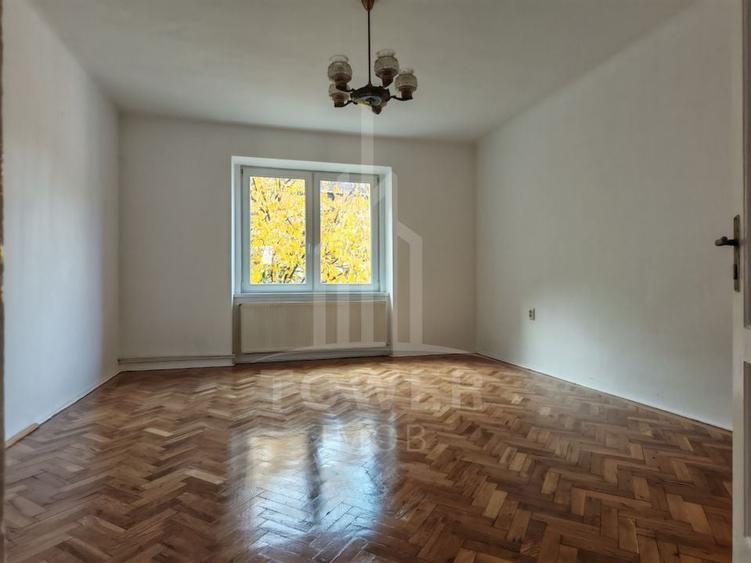 De închiriat apartament 3 camere  etajul 1 zonă ultracentrală. - 2