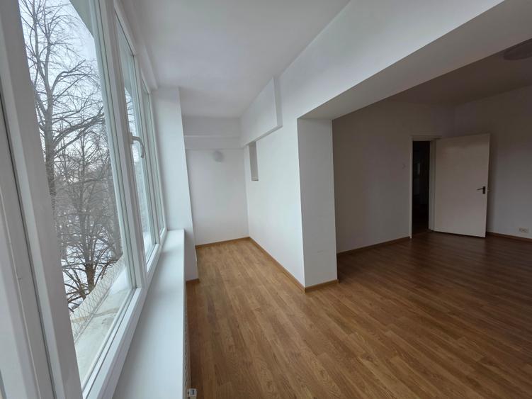 Pajura decomandat vila 74.10 m2 plus o boxa mare de 12 m2 - 2