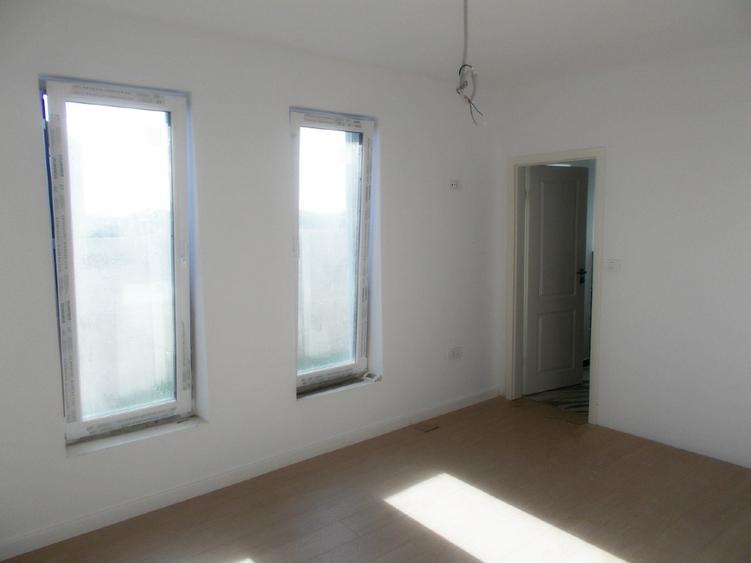 Duplex, Sag, parter, 3 camere, 100mp, teren 300mp - 5