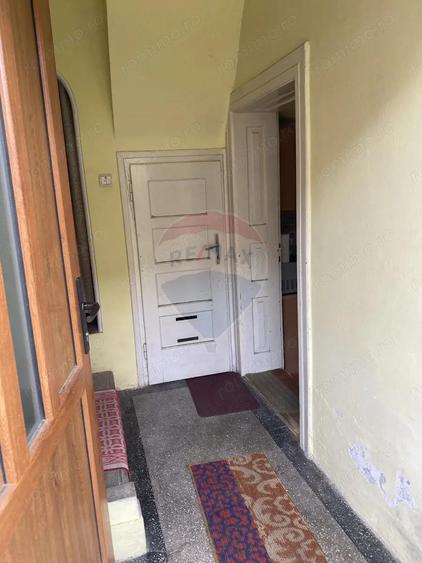 Casa cu poten?ial, situata pe strada Gheorghe Lazar - 5