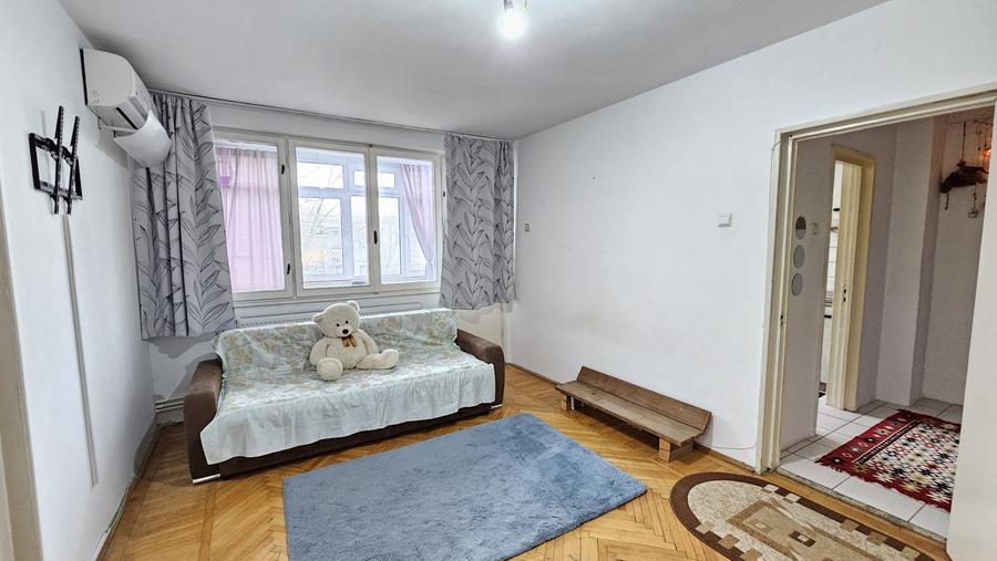 Apartament cu 2 camere, zona Tiglina 3, Liber - 1