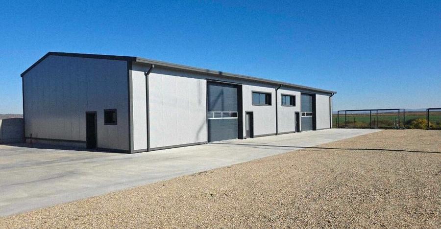 Hala noua + cladire birouri de inchiriat, zona Metro - 10