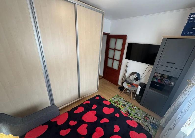 Apartament 2 camere zona Poarta 6 - 8