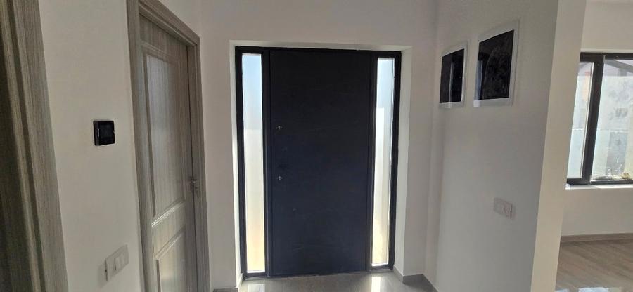 Casă Individuală Cuplată, 4 camere , Stradă asfaltată , Toate utilitățile - 8