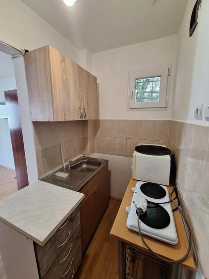 200 euro!!! Garsoniera Et 2 Zona Aradului-OMV - 3