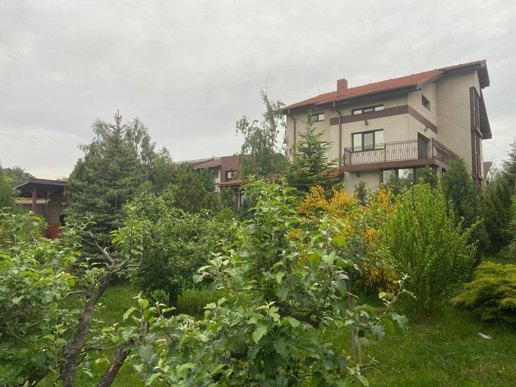 Berceni-Vila de arhitect, P+1+M, gradina 1200mp, - 2