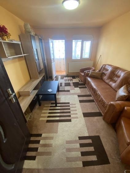 Apartament 3 camere decomandat,etaj 4/4 Bld. Racoteanu, 45 000, Filiasi. - 1
