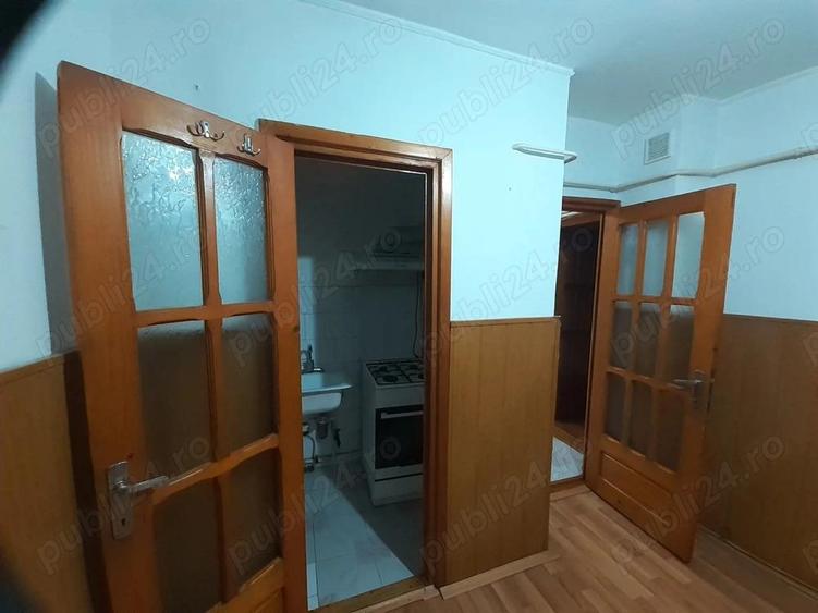 Vanzare Apart. 2 camere cf.1 decomandat, supr. utila de 49.mp. + balc. de 16.mp. zona Calarasi 4 - 14