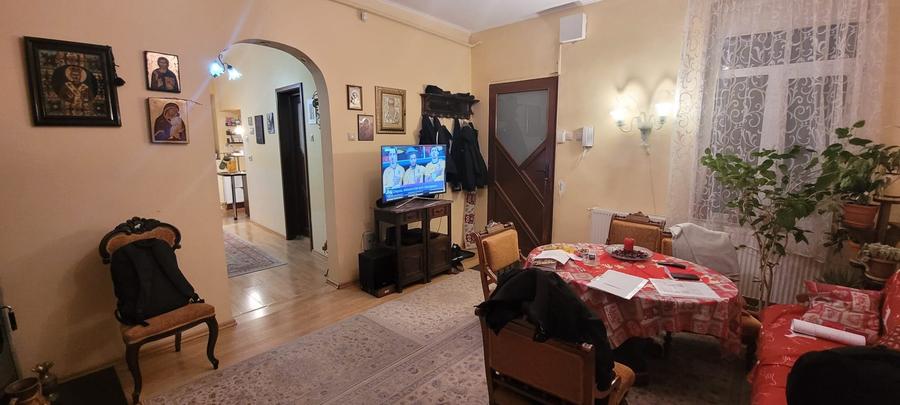 Casa zona Piata Unirii, 4 camere, teren 307 mp - 4