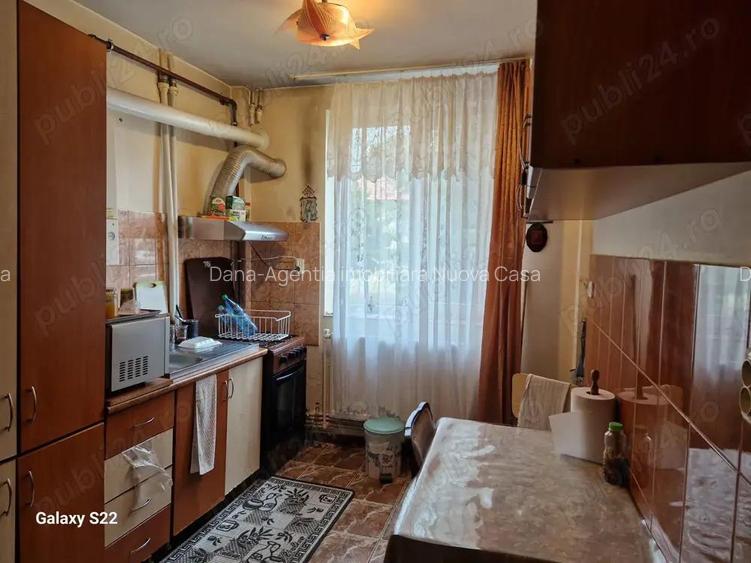 Navodari, vand apartament 2 camere , zona centru, centrala pe gaze Navodari, vand apartament 2 camere , zona centru, centrala pe gaze
