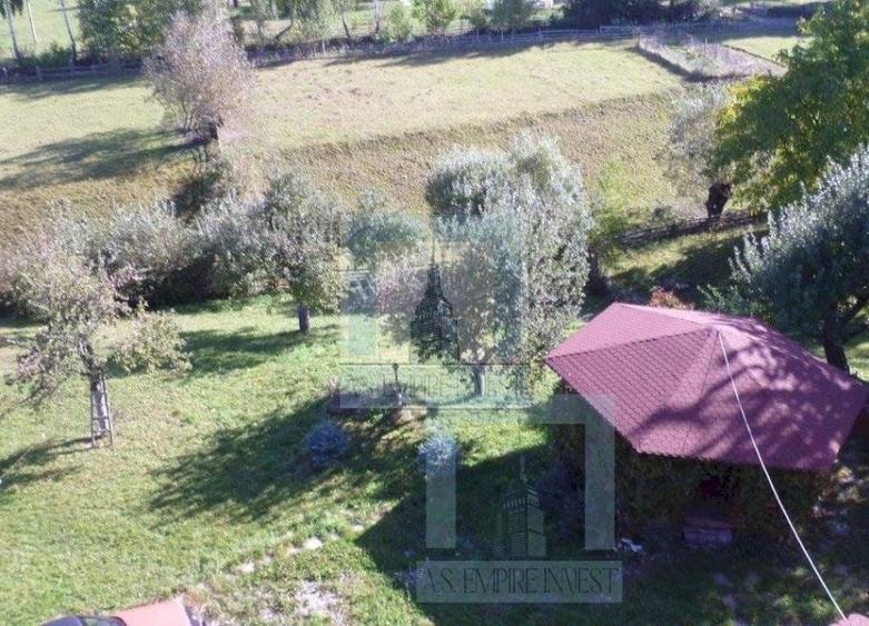 Pensiune 17 camere - zona Bran - 6