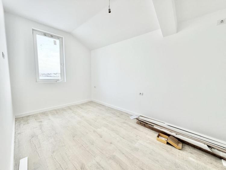 Duplex cu 4 camere si cu panouri fotovoltaice - Giroc - 13